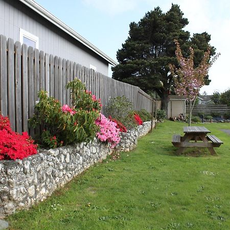 Azalea Lodge Gold Beach Exteriör bild
